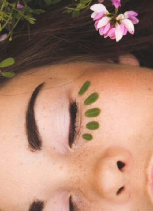 beautiful-girl-on-flower-garden-1024x649-1600x800